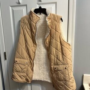 Women's XL Tan Reversible Quilted Vest with Sherpa Lining